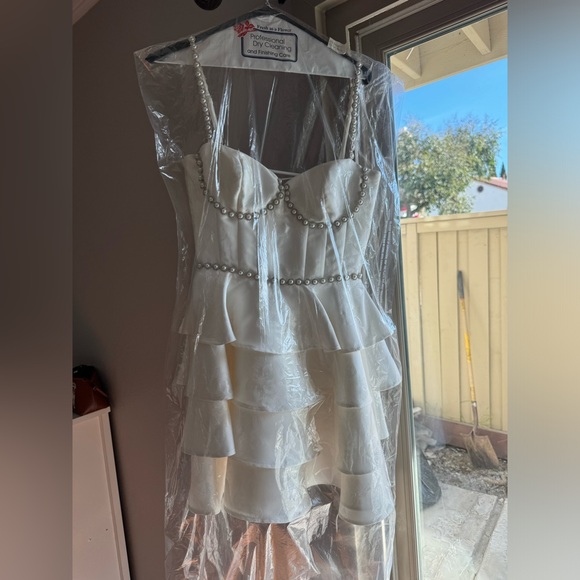 V. Chapman The Luciana Dress in White Baroque Floral - Picture 4 of 12